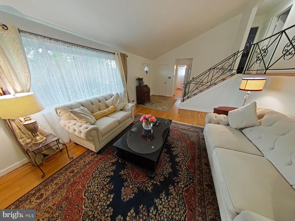 Image 14 of property listing at 12807 CRISFIELD RD, Silver Spring, MD 20906