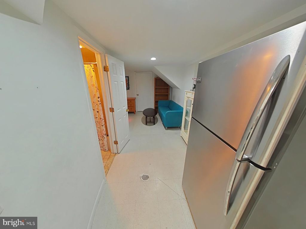 Image 16 of property listing at 12807 CRISFIELD RD, Silver Spring, MD 20906