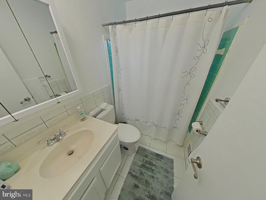 Image 18 of property listing at 12807 CRISFIELD RD, Silver Spring, MD 20906