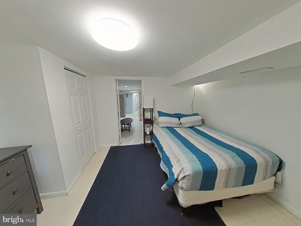 Image 20 of property listing at 12807 CRISFIELD RD, Silver Spring, MD 20906