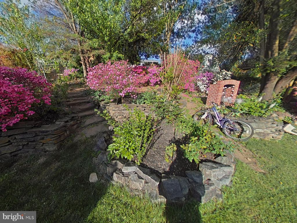 Image 24 of property listing at 12807 CRISFIELD RD, Silver Spring, MD 20906