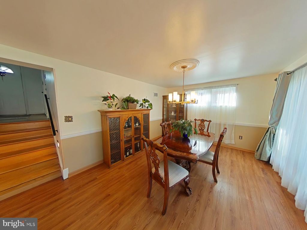 Image 5 of property listing at 12807 CRISFIELD RD, Silver Spring, MD 20906
