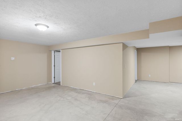 636 Bainbridge Place, Goshen, IN 46526