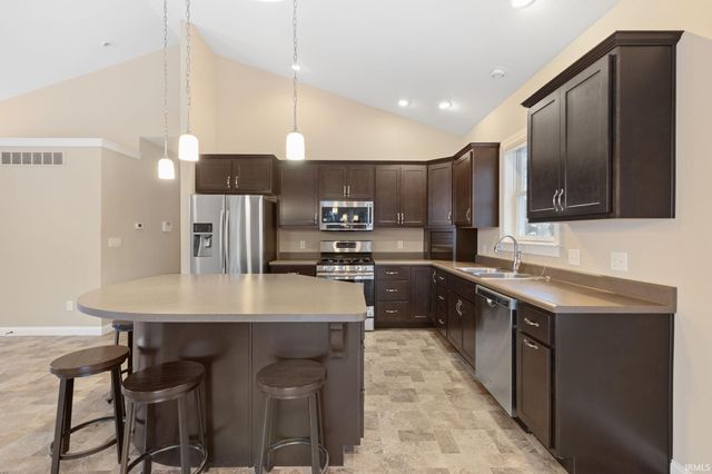 636 Bainbridge Place, Goshen, IN 46526