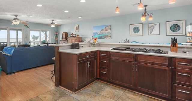 2306 Ave N, Dickinson, TX 77539