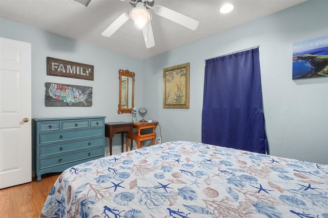 2306 Ave N, Dickinson, TX 77539