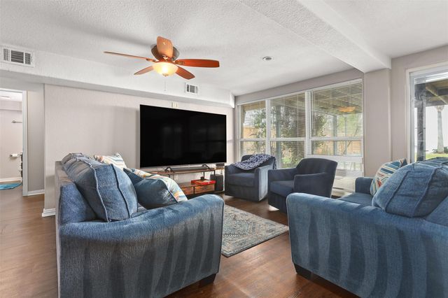 2306 Ave N, Dickinson, TX 77539