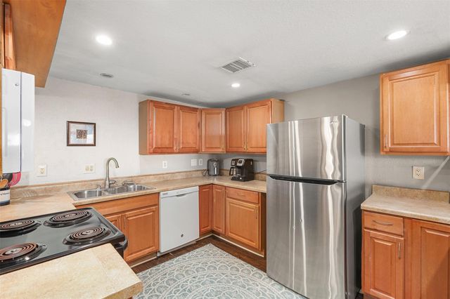 2306 Ave N, Dickinson, TX 77539