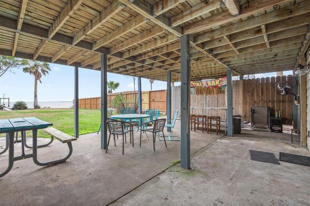 2306 Ave N, Dickinson, TX 77539