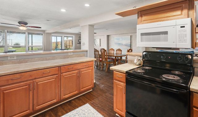 2306 Ave N, Dickinson, TX 77539