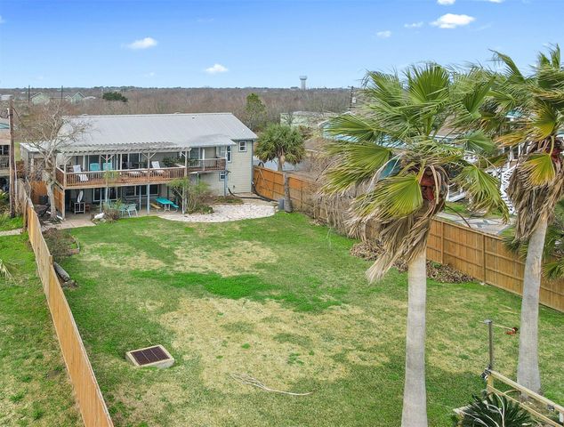 2306 Ave N, Dickinson, TX 77539