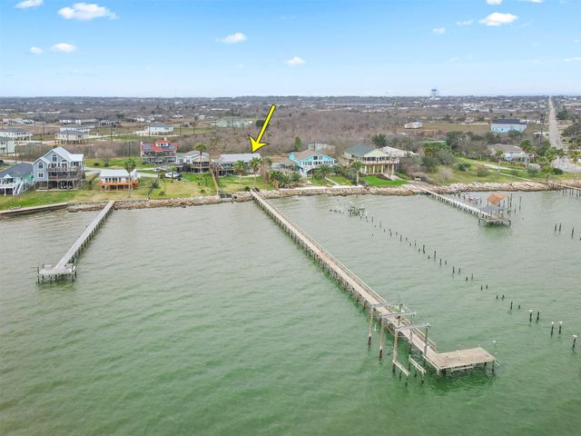 2306 Ave N, Dickinson, TX 77539