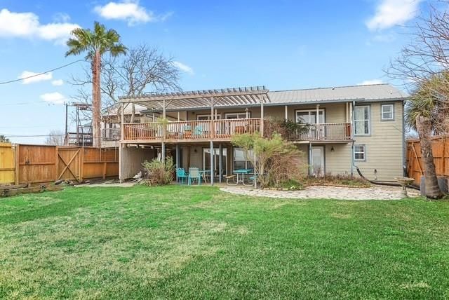 2306 Ave N, Dickinson, TX 77539