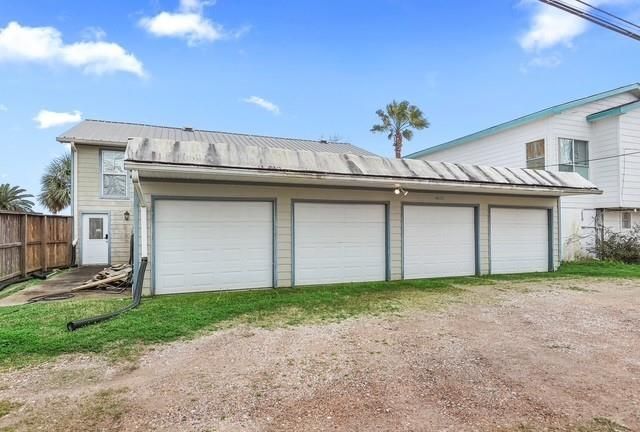 2306 Ave N, Dickinson, TX 77539