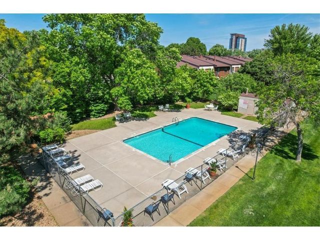 7300 York Avenue S 1083, Edina, MN 55435