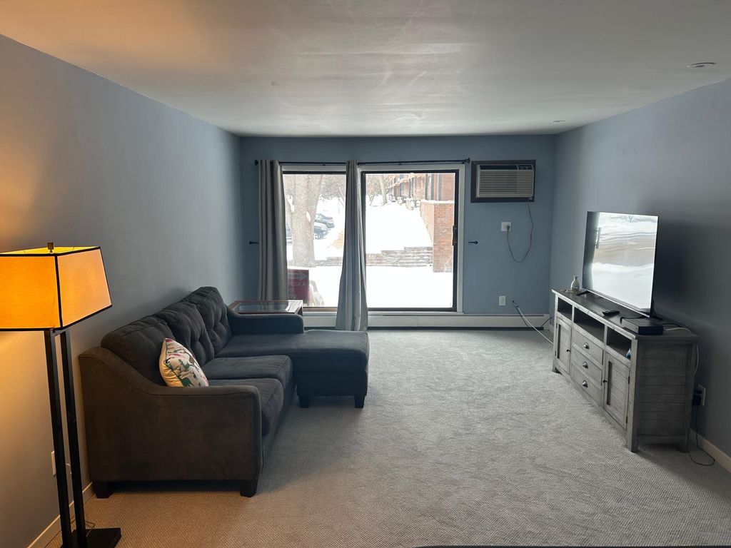 7300 York Avenue S 1083, Edina, MN 55435