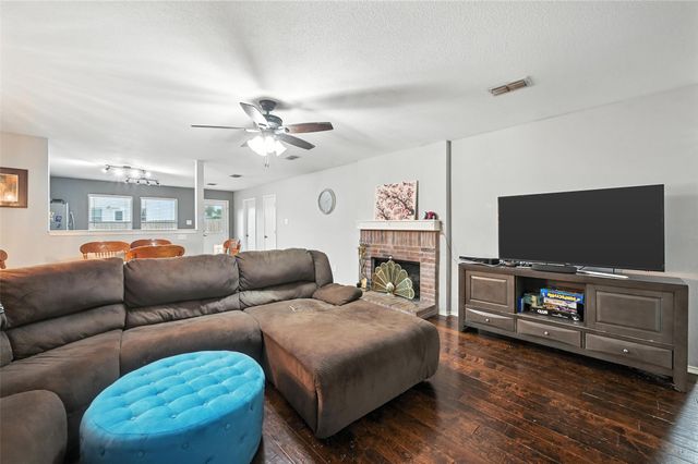 1217 Golden Sand Drive, Denton, TX 76210