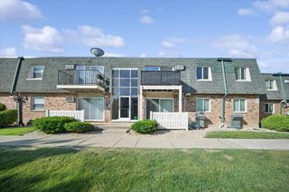 9954 S 84th Terrace S 210, Palos Hills, IL 60465