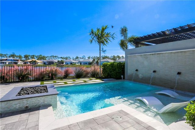 14727 Kingfisher LOOP, Naples, FL 34120