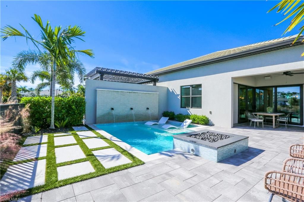 14727 Kingfisher LOOP, Naples, FL 34120