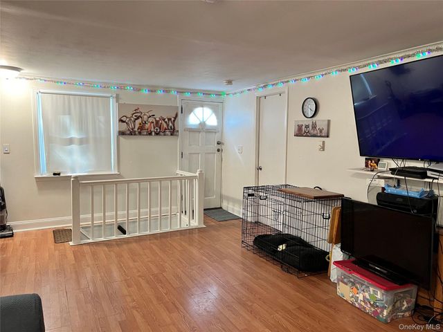 11 Primrose Path, Manorville, NY 11949