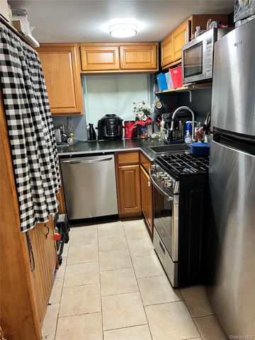 11 Primrose Path, Manorville, NY 11949