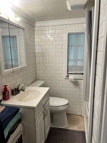 11 Primrose Path, Manorville, NY 11949
