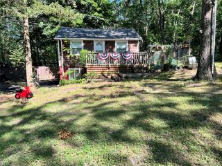 11 Primrose Path, Manorville, NY 11949