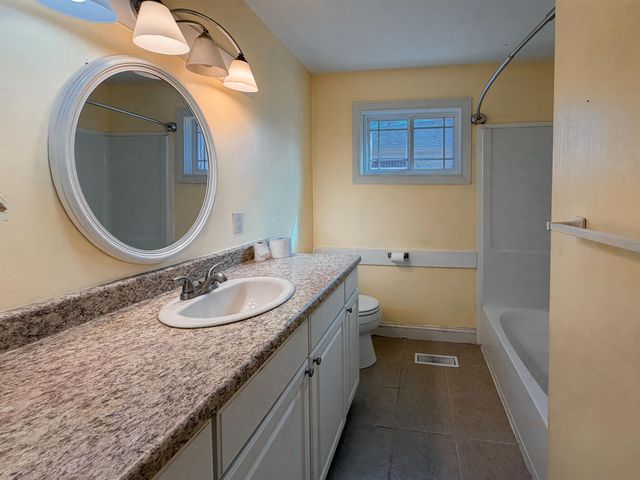 2202 E Blake St, Wichita, KS 67211