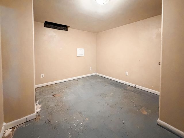 2202 E Blake St, Wichita, KS 67211