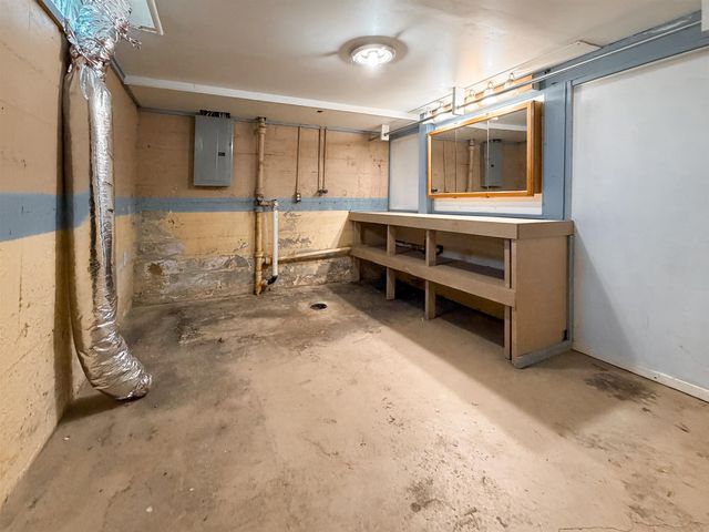 2202 E Blake St, Wichita, KS 67211