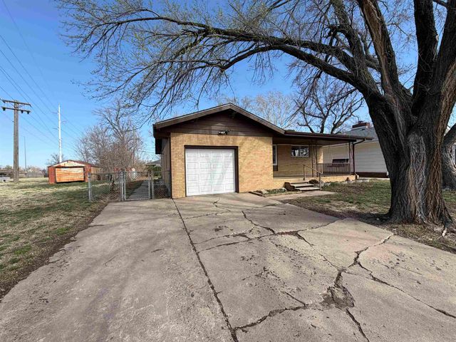 2202 E Blake St, Wichita, KS 67211
