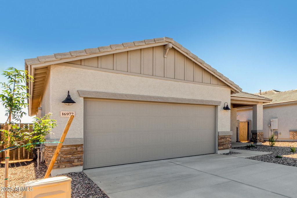16977 W SPUR Drive, Surprise, AZ 85387 — photo 2