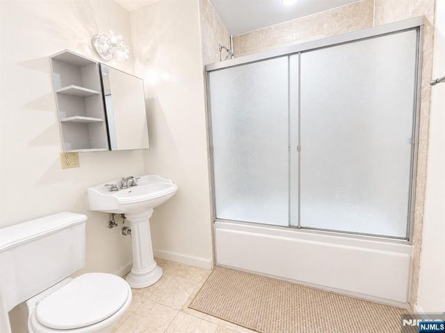 399 11th Street 205, Palisades Park, NJ 07650