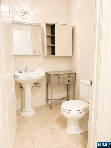 399 11th Street 205, Palisades Park, NJ 07650