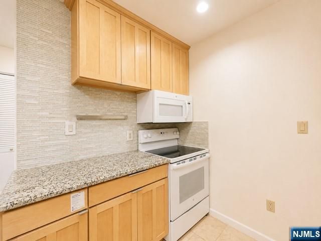 399 11th Street 205, Palisades Park, NJ 07650