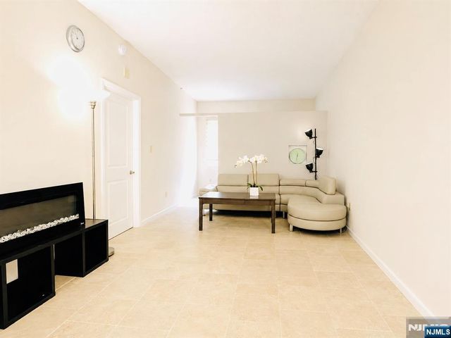 399 11th Street 205, Palisades Park, NJ 07650
