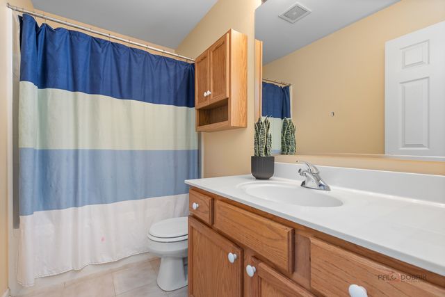 332 colonial Drive, Vernon Hills, IL 60061