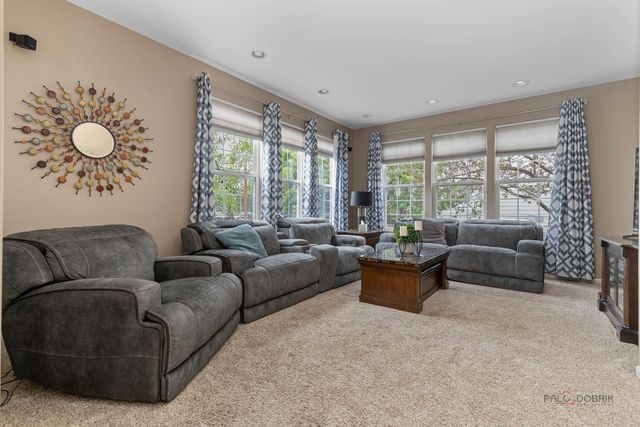 332 colonial Drive, Vernon Hills, IL 60061