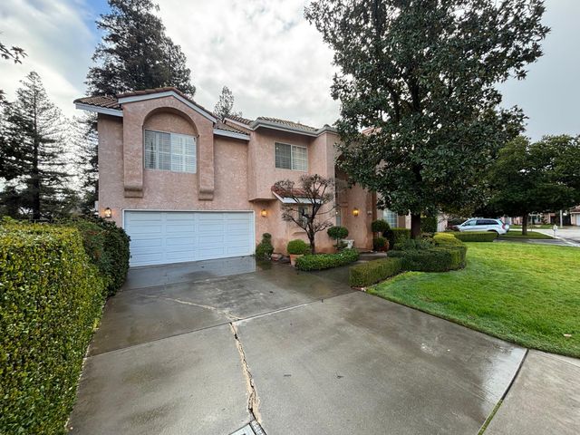 9066 N Red Lion Drive, Fresno, CA 93720