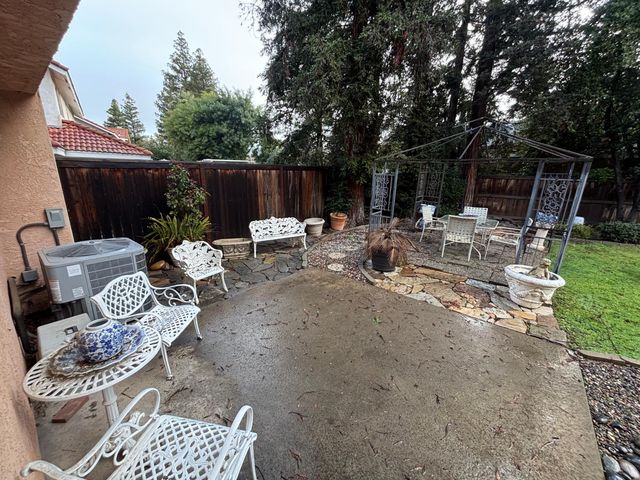 9066 N Red Lion Drive, Fresno, CA 93720