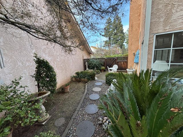 9066 N Red Lion Drive, Fresno, CA 93720