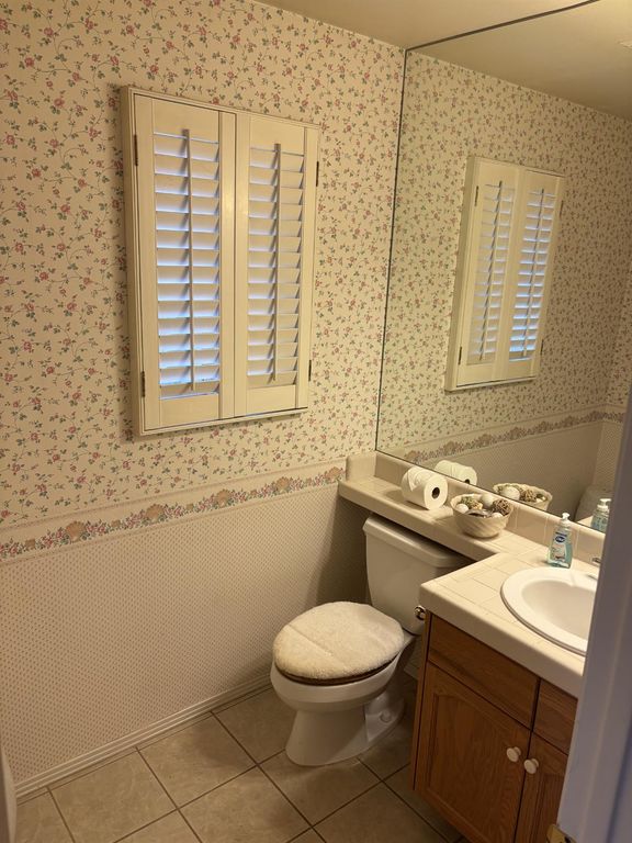 Image 12 of property listing at 9066 N Red Lion Drive, Fresno, CA 93720