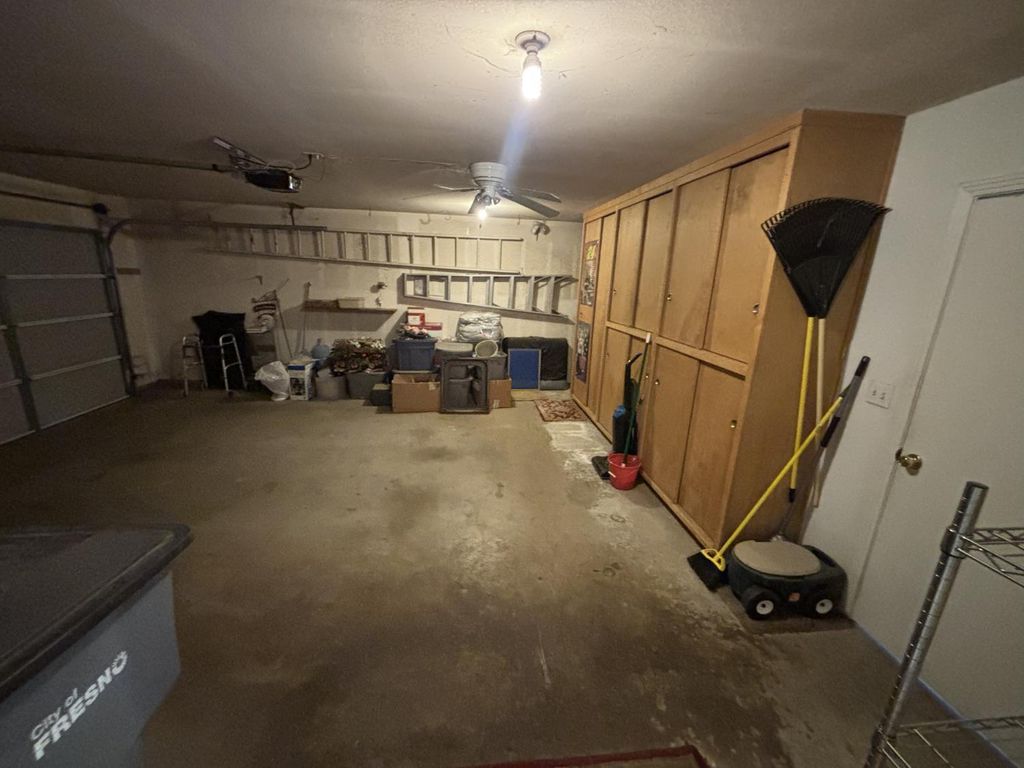 Image 13 of property listing at 9066 N Red Lion Drive, Fresno, CA 93720