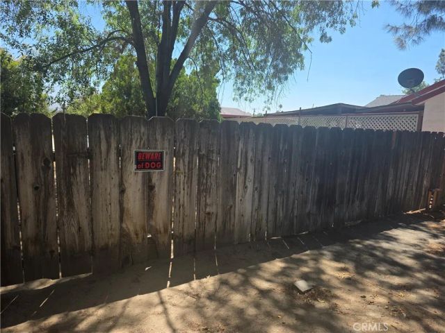 2881 N Golden, San Bernardino, CA 92404