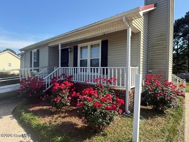 633 Fox Chase Lane, Winterville, NC 28590