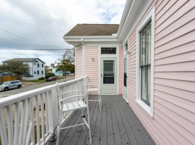 1114 12th Street, Galveston, TX 77550