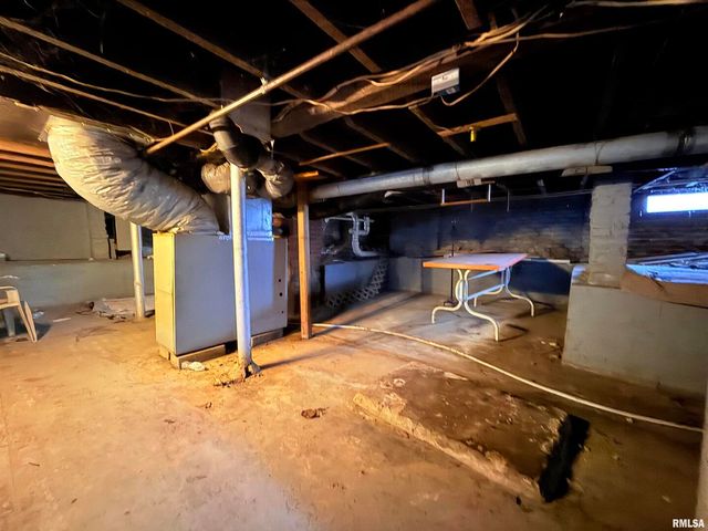 504 W SOUTH Street, Harrisburg, IL 62946