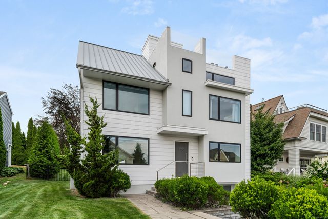 200 Hillspoint Road, Westport, CT 06880