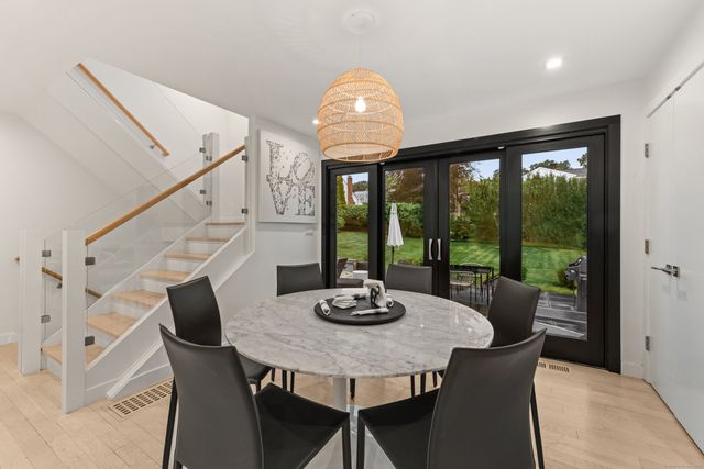 200 Hillspoint Road, Westport, CT 06880